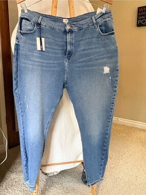 River Island Distressed High Rise Stretch Crop Jeans UK 24 (fits US20/US22/US24)